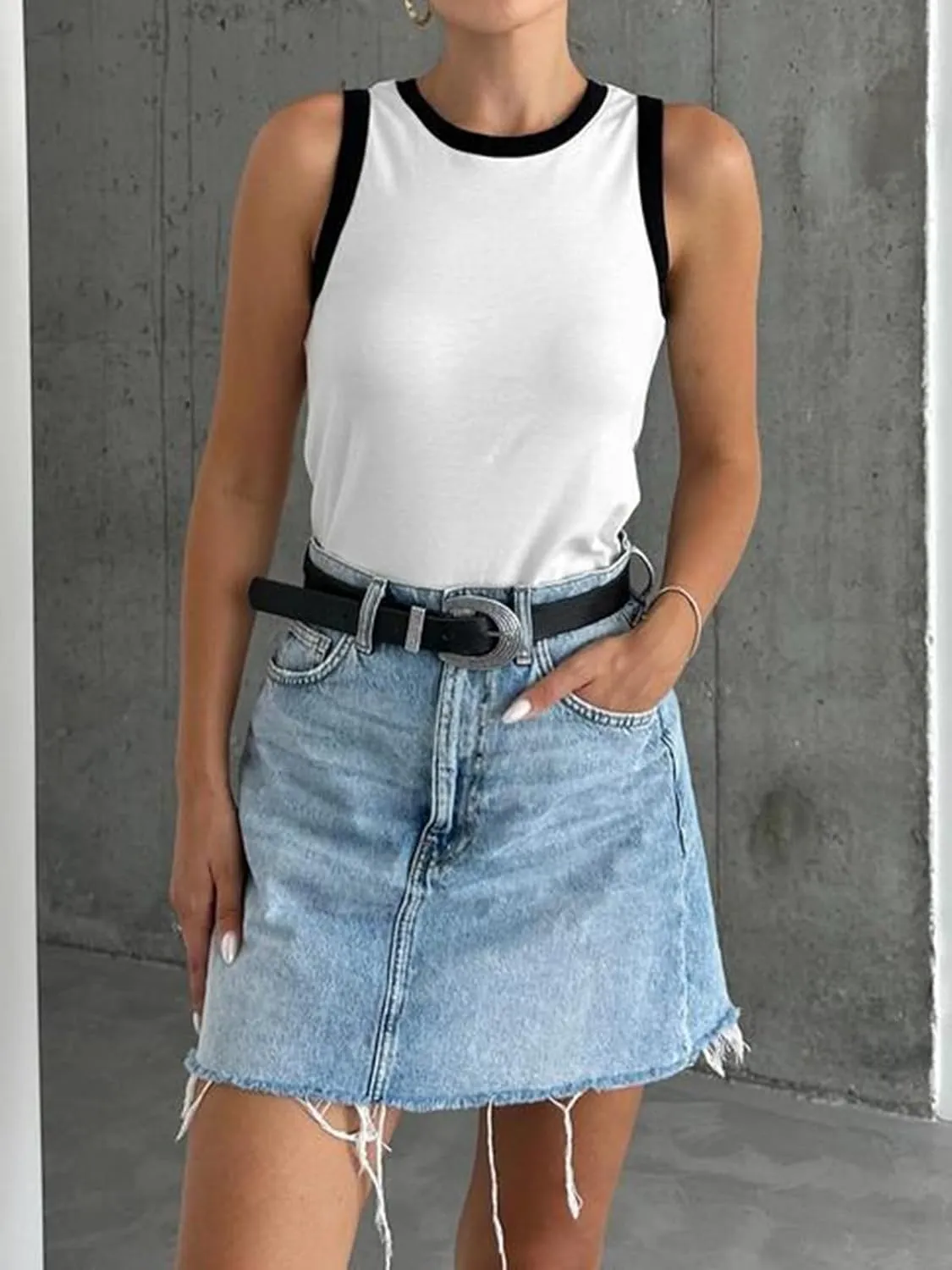 Fisoew Womens Summer Tank Tops Casual Slim Fit Sleeveless Color Block Crew Neck Workout Tees