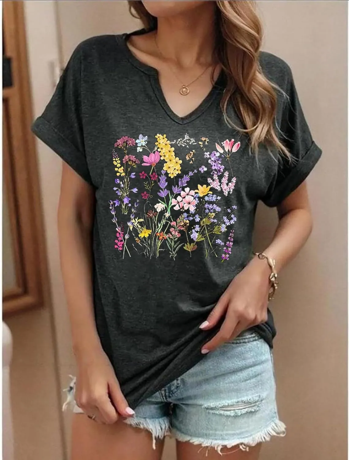 Wildflowers Shirt for Women Vintage Floral Graphic Shirts Boho Wildflowers T-Shirt Summer Nature Tee Tops