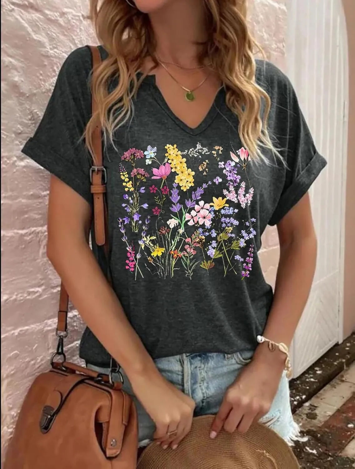 Wildflowers Shirt for Women Vintage Floral Graphic Shirts Boho Wildflowers T-Shirt Summer Nature Tee Tops
